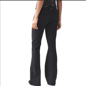 Lululemon Black Groove Pants Size 6 Flare Pants